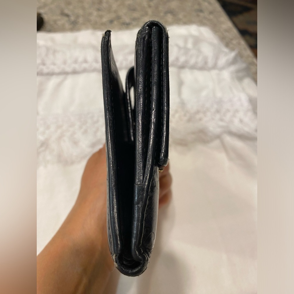 SALE! Gucci Black and Gold Leather Accessory - Picture 9 of 11